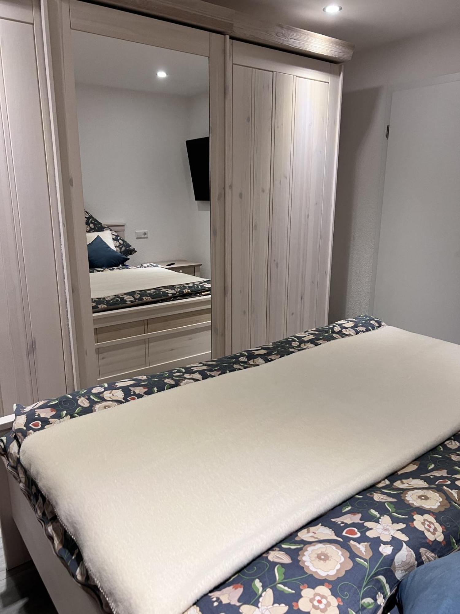 Ferienwohnung Bodenseesuite In Friedrichshafen Room photo